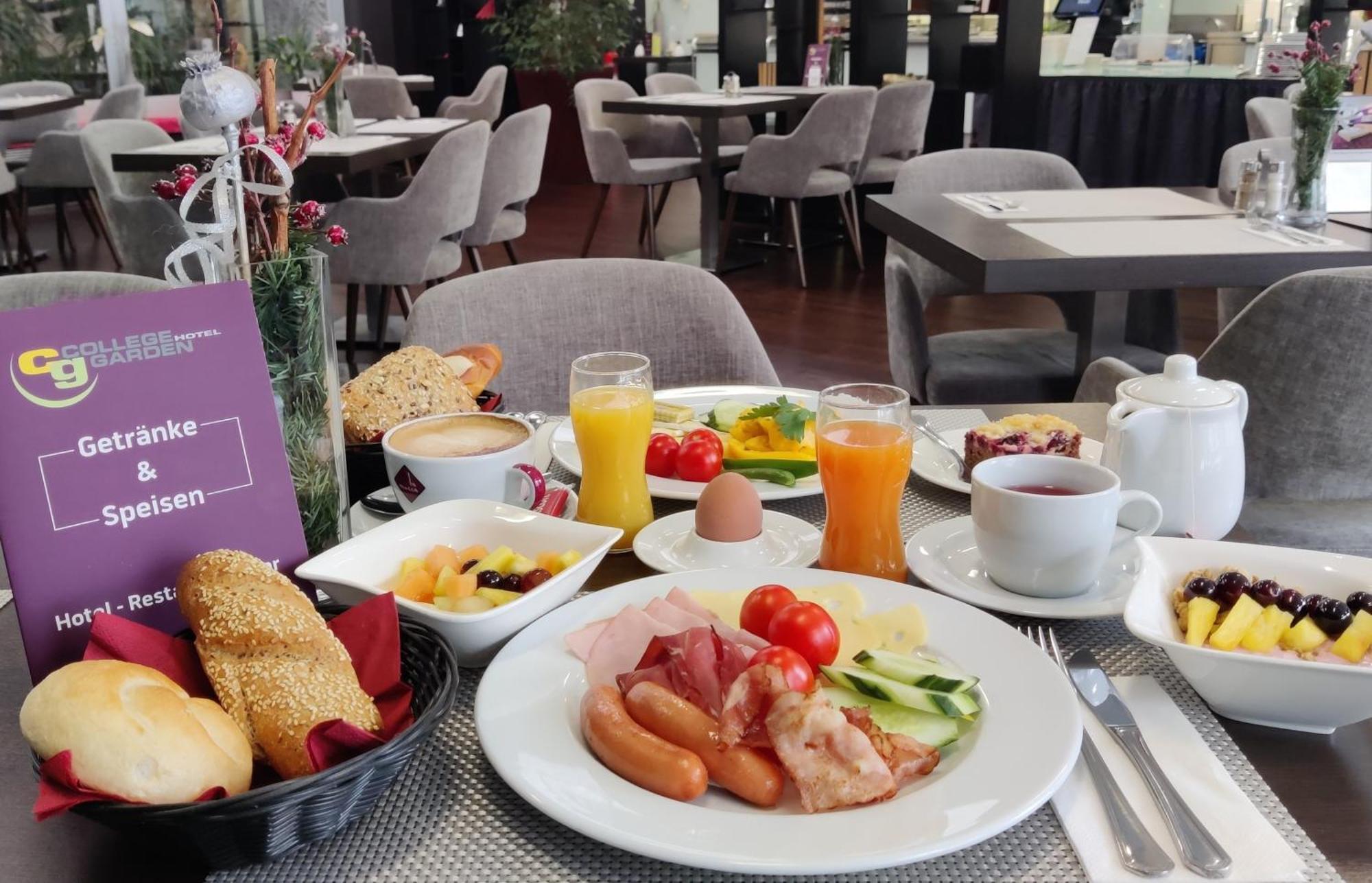 College Garden Hotel Bad Voeslau Kültér fotó