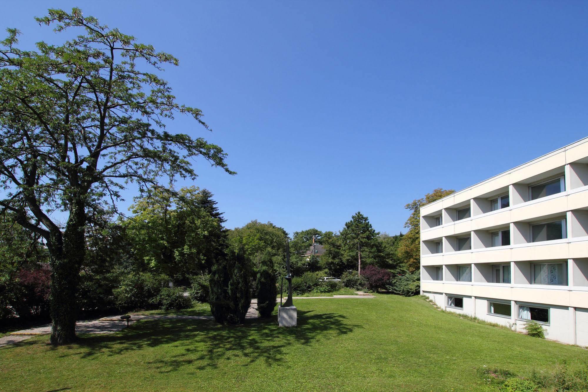 College Garden Hotel Bad Voeslau Kültér fotó