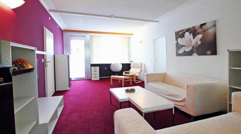 College Garden Hotel Bad Voeslau Kültér fotó