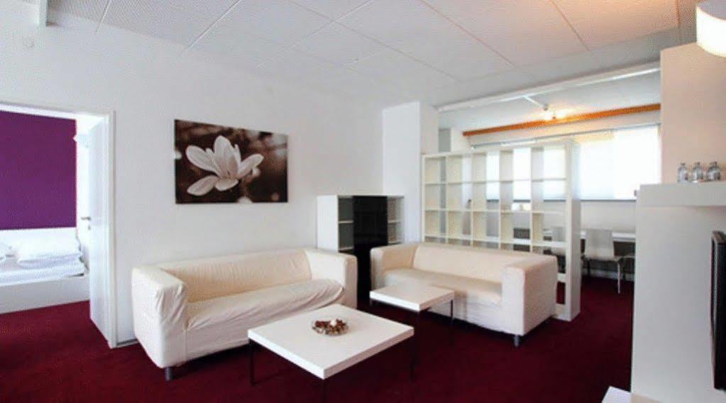 College Garden Hotel Bad Voeslau Kültér fotó