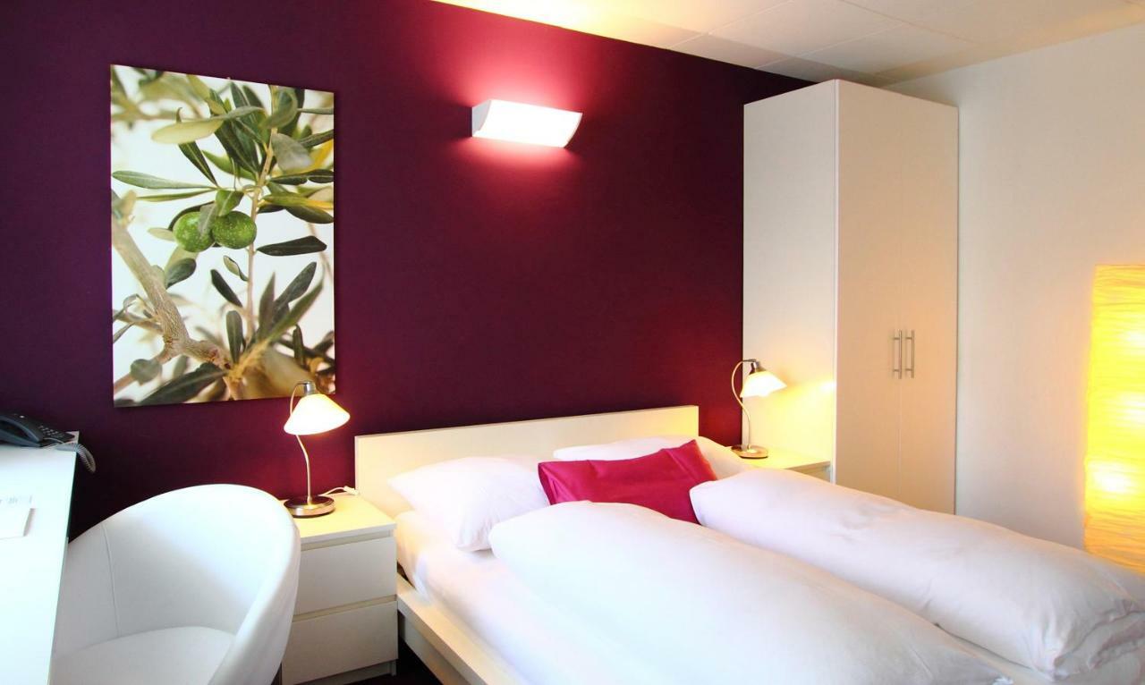 College Garden Hotel Bad Voeslau Kültér fotó