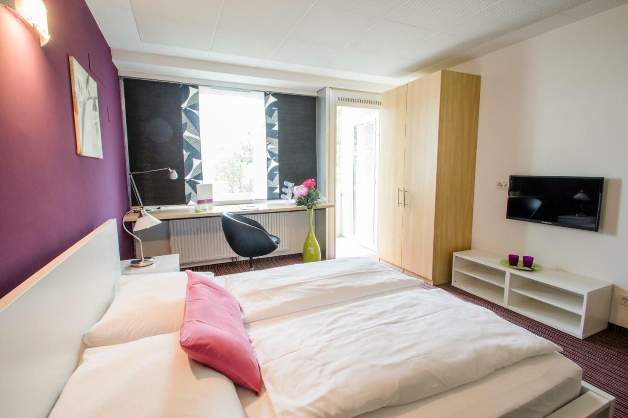 College Garden Hotel Bad Voeslau Kültér fotó